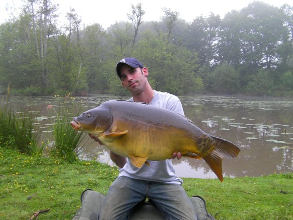 hands-up-who-s-thought-about-buying-a-carp-lake-in-france-angling