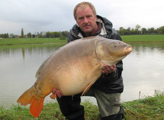 Dan the Villefond catfish comes out 60lb - Angling Lines Blog 🎣