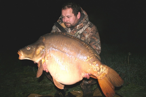 Handling Cold Water Carp - Angling Lines Blog 🎣