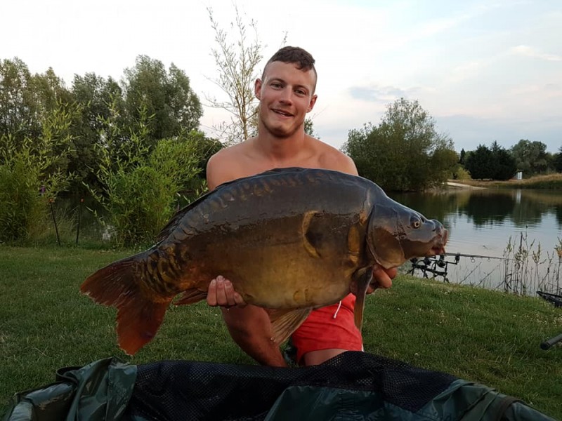 Deux Iles Catch Report - French Carp Lake | Angling Lines Blog